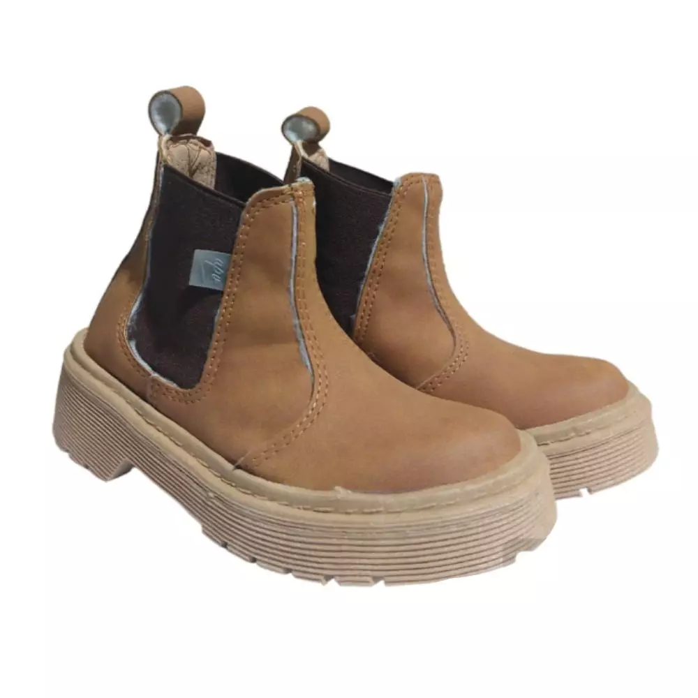 Bota Un Pasito a la Vez Mercedes Beige